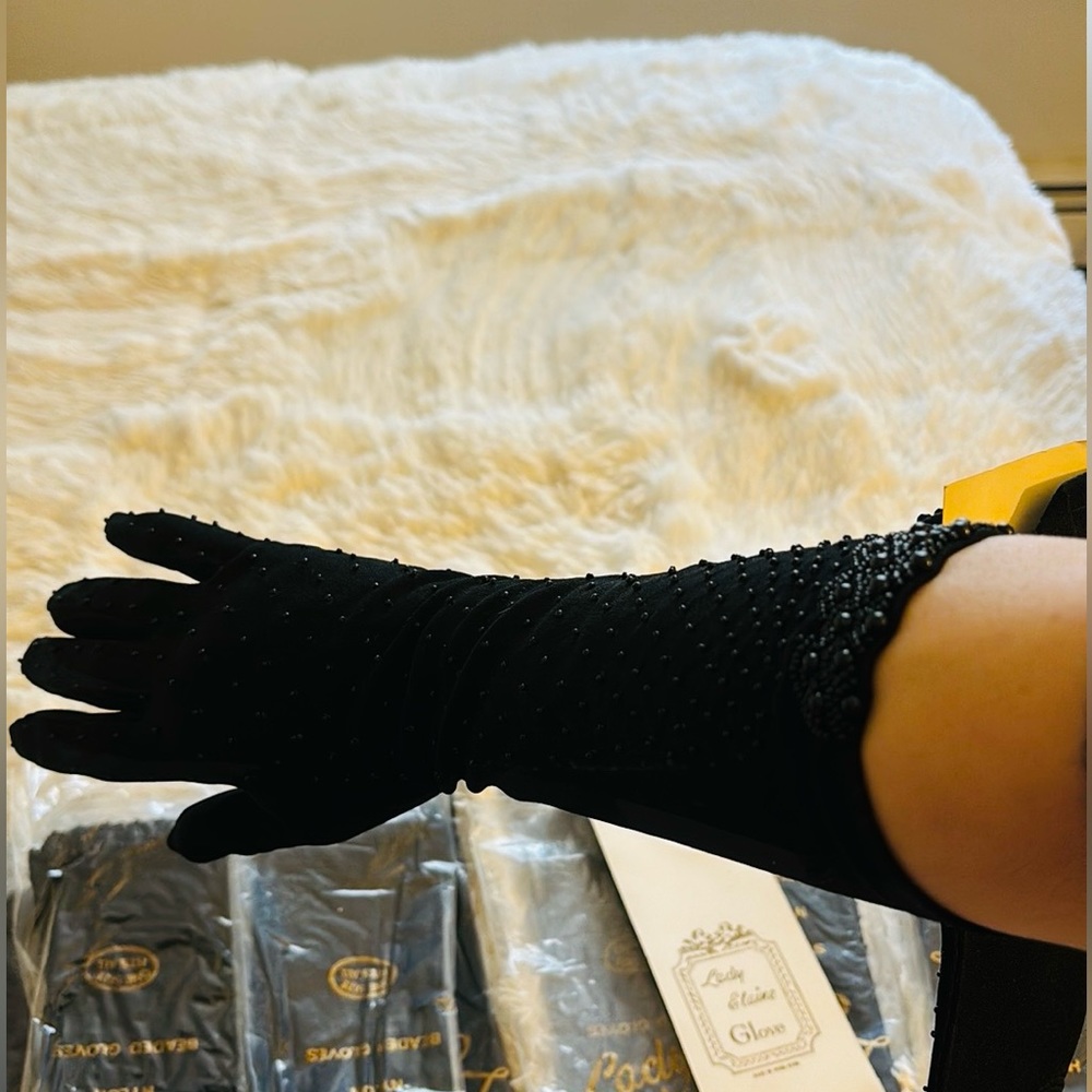 Vintage Lady Elaine black stretch beaded 3/4 length dress gloves.  NEW. Size 7 - Picture 6 of 9